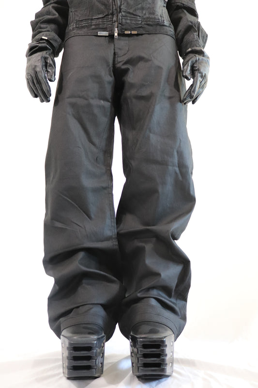 ‘MIDNIGHT’ jeans