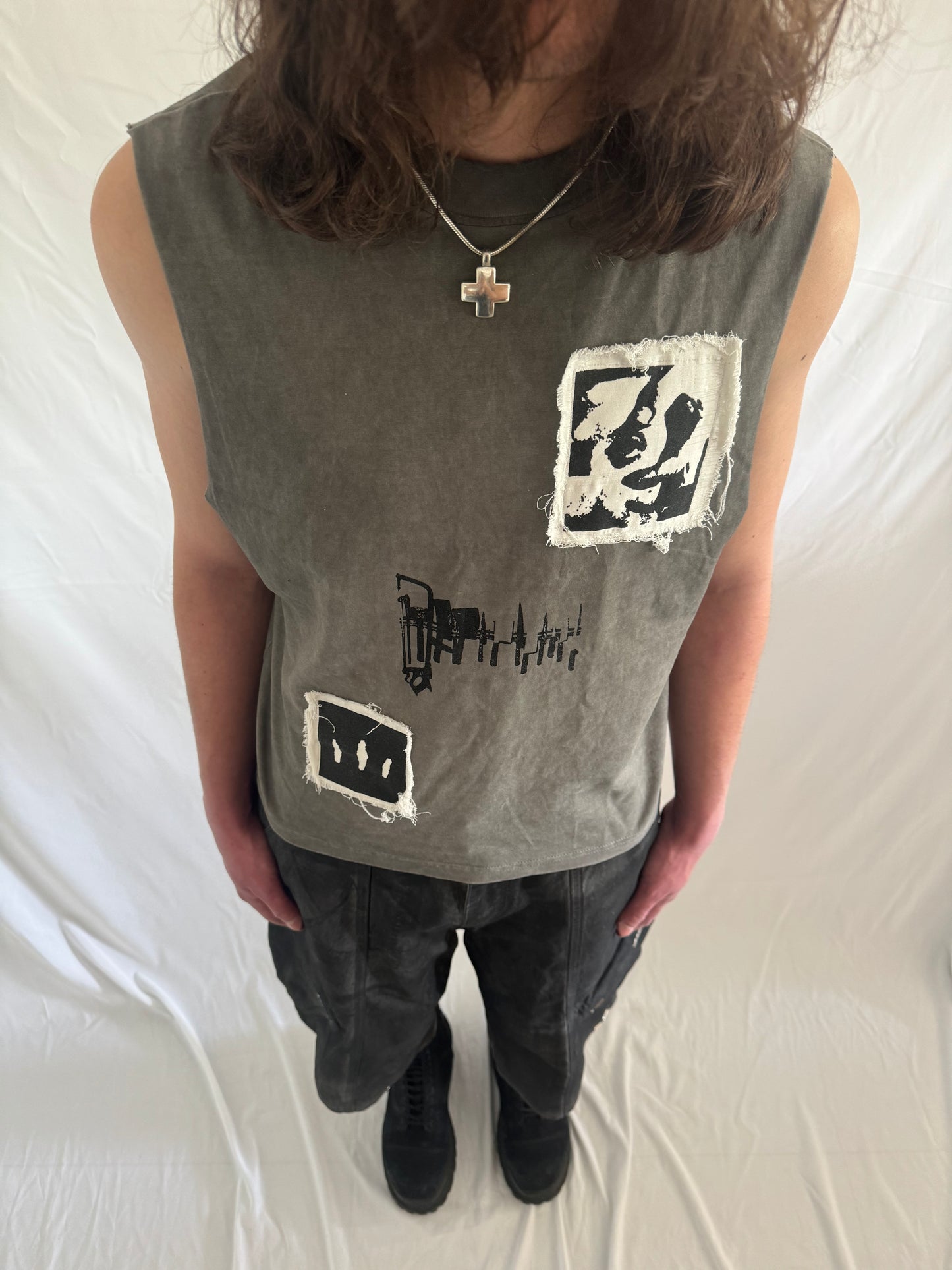 ‘Light’ patches tank top