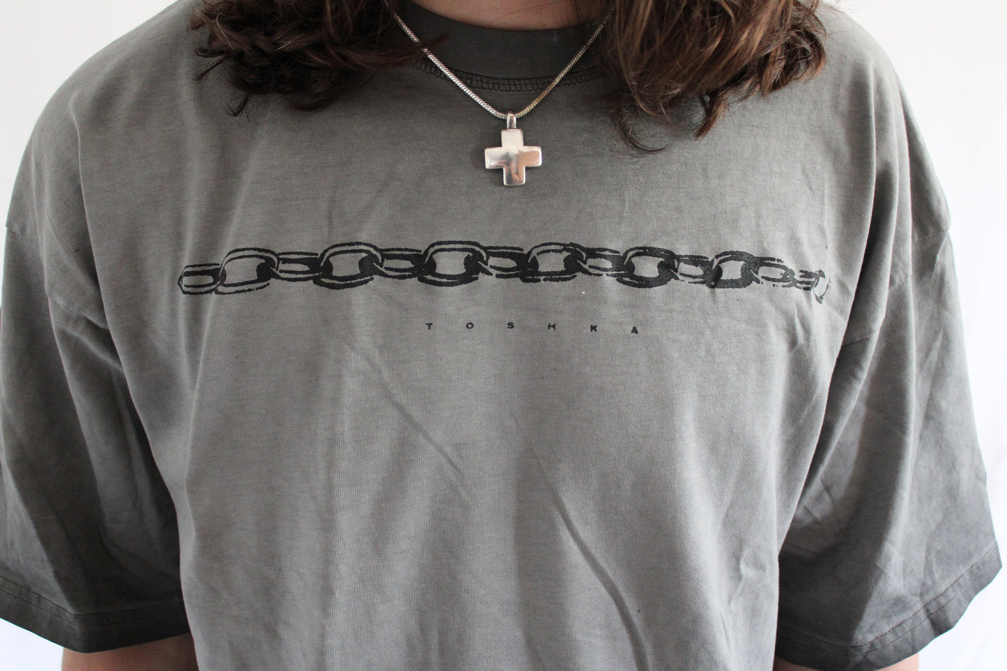 ‘CHAINS’ tee