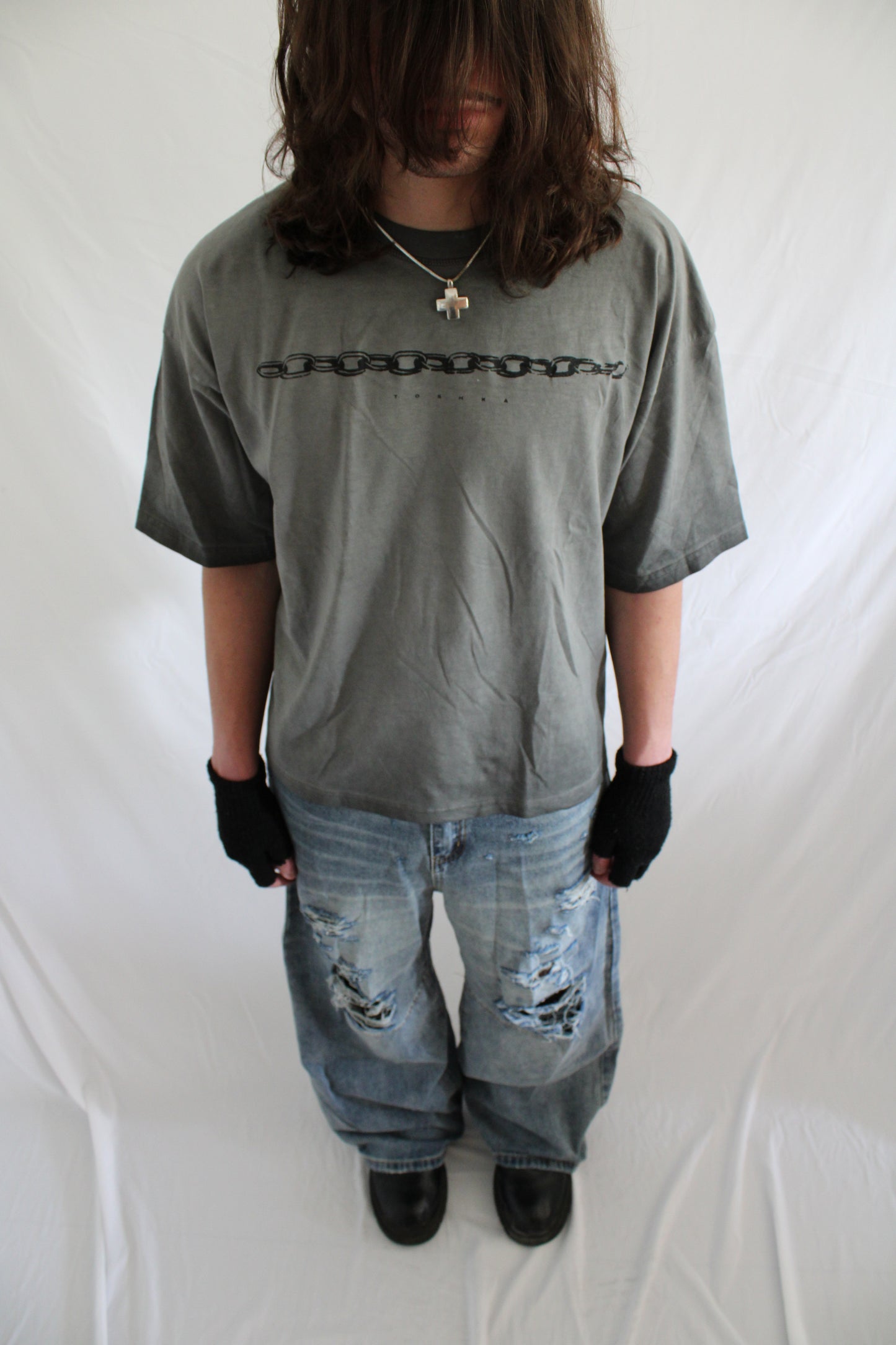 ‘CHAINS’ tee